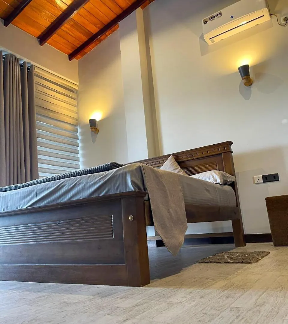 Hotel Lush Breeze Kandy