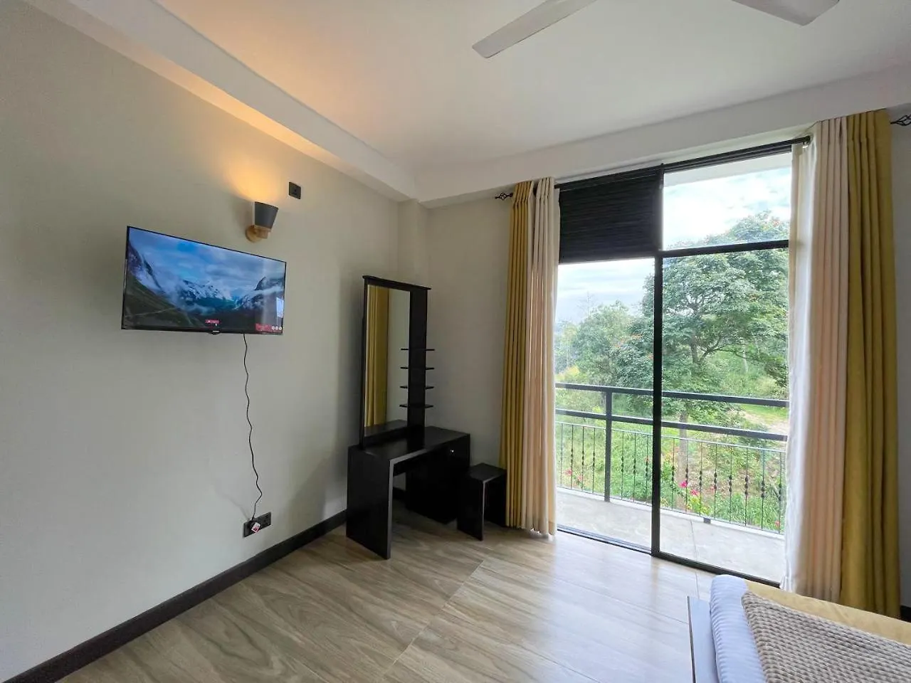 Lush Breeze Hotel Kandy